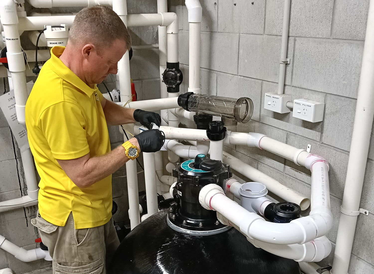 Equipment Servicing & Repairs pool equipment servicing